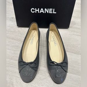 Chanel Gray Ballet Flats size 36.5